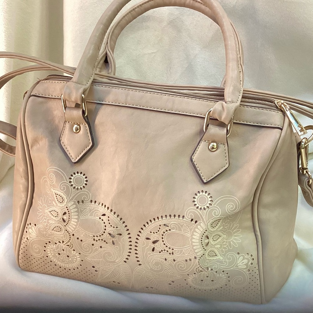 Elegant Cream Handbag